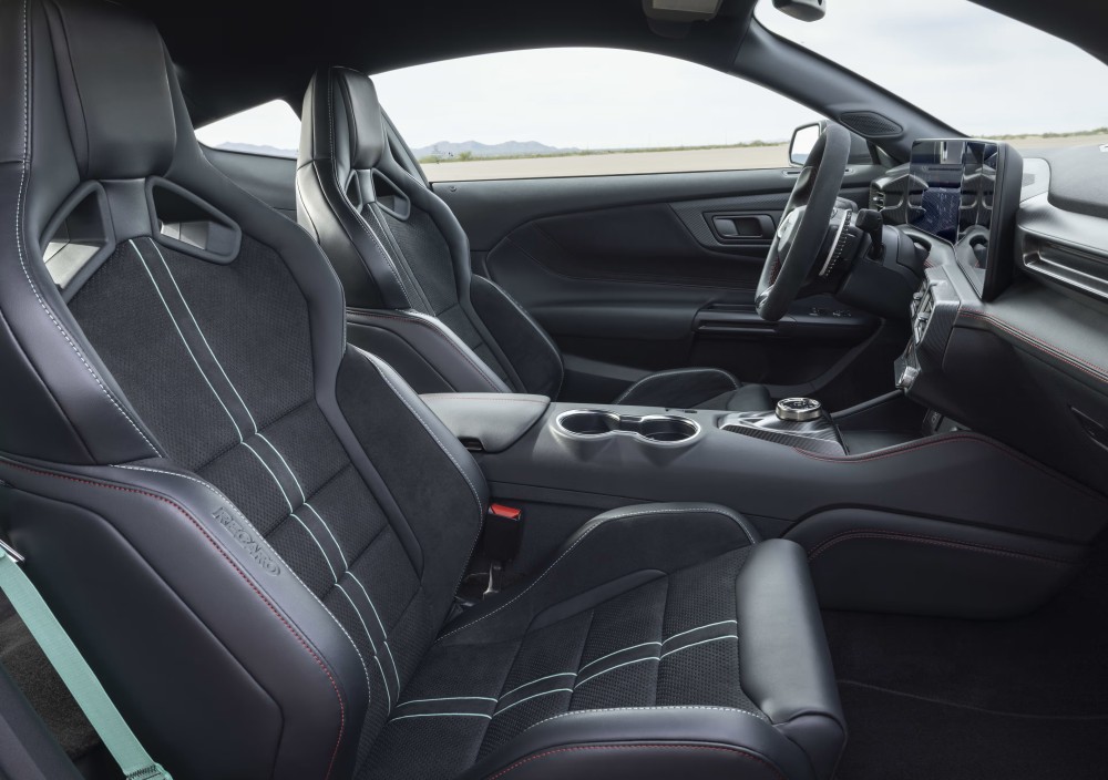 Mustang Dark Horse SC